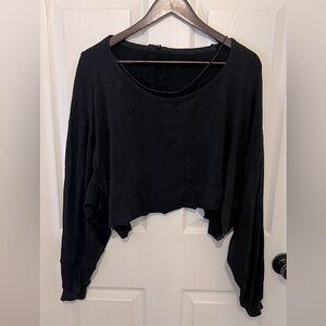 OLIVACEOUS Women's Black Scoop Neck Sharkbite Hem Long Sleeve Terry Top Size M